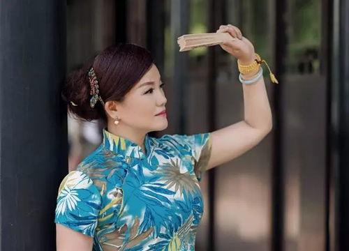 国产旗袍拍照视频在线看